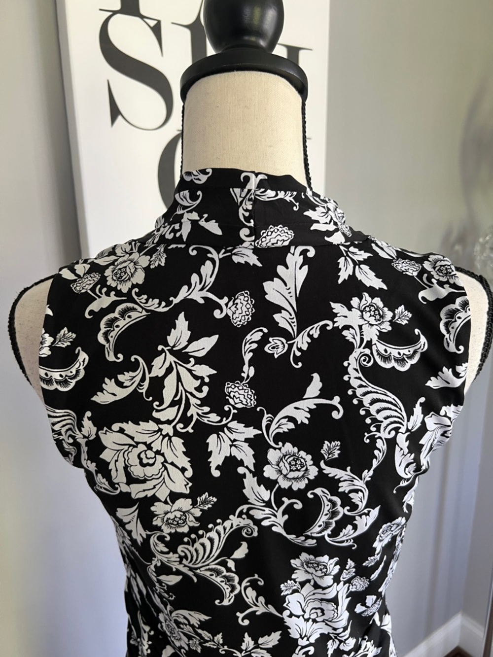 White House Black Market Floral Maxi Dress - Picture 5 of 8